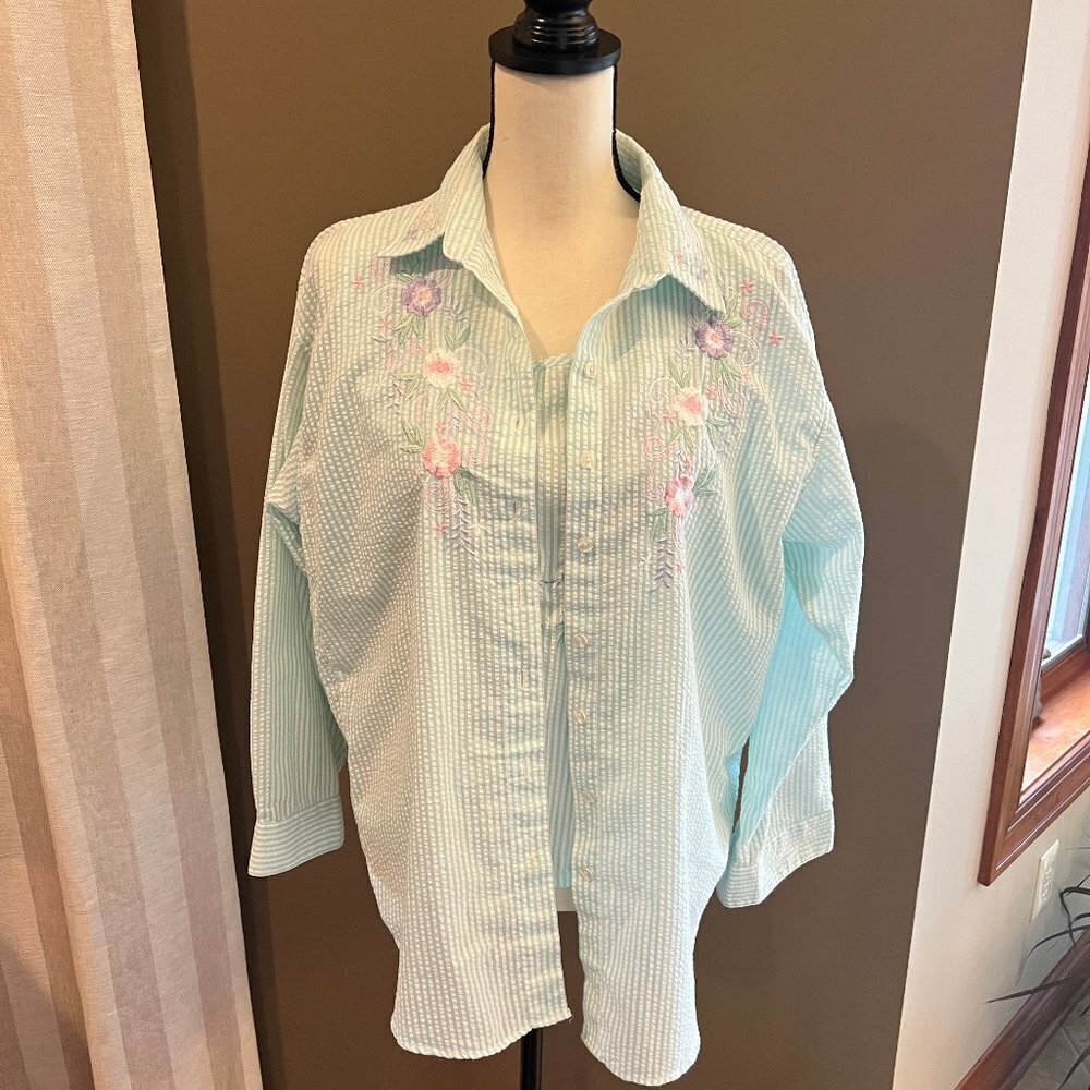 Mint Green & White Stripe Seersucker Floral Embroidered 2 piece set, Size Small